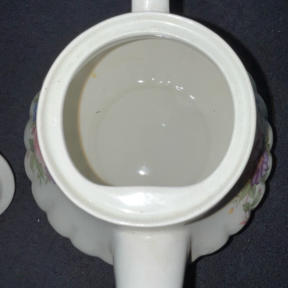 Vintage “Heatmaster” Teapot Floral Design With Gold Trim by Ellgreave Pottery - Picture 7 of 14